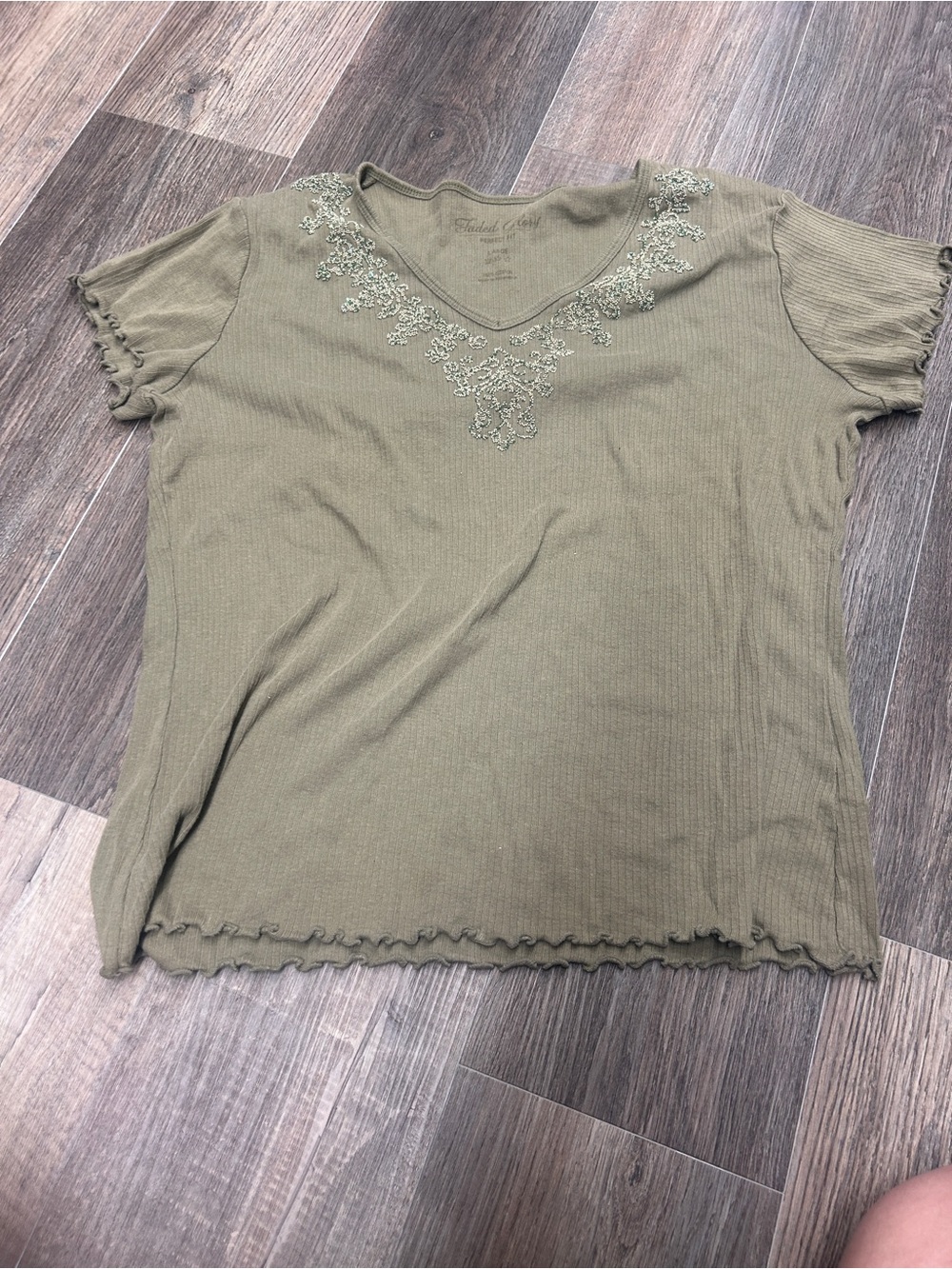Faded Glory Olive Embroidered V-Neck Short Sleeve Tee